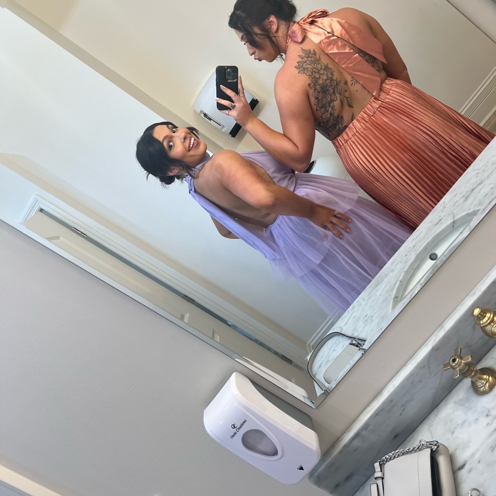 Elegant “Rose” Selfie Leslie Halter Dress